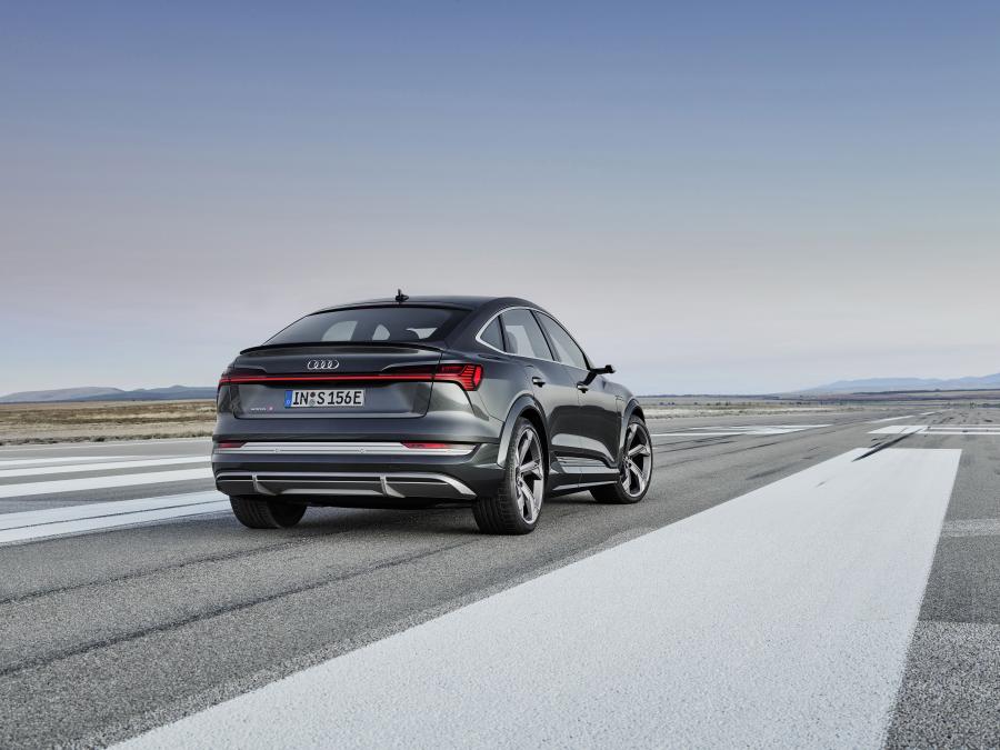  Audi e-tron S Sportback 2020 года  (WW) (фото 23 из 77)
